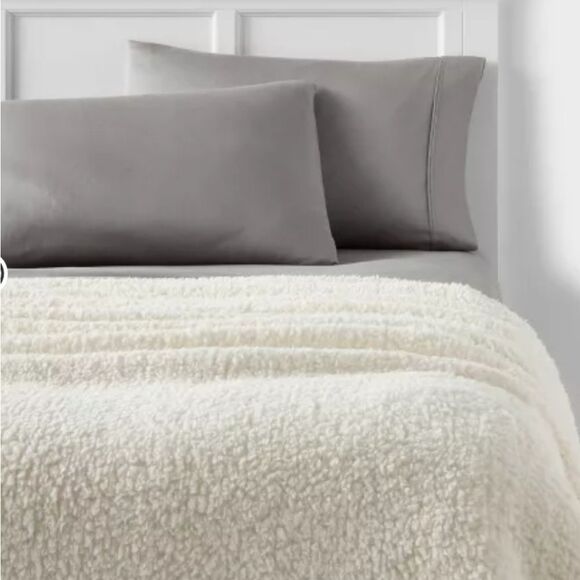 Faux Shearling Bed Blanket- Room Essentials- White Full/Queen - Picture 1 of 3